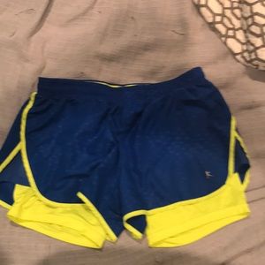 Danskin shorts size medium
